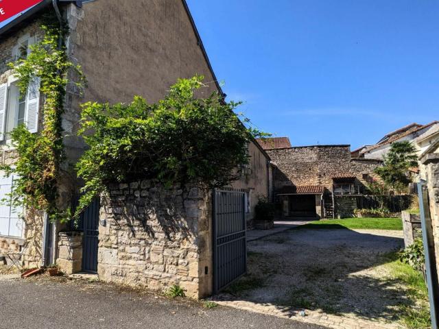 Maison vente à Montmorillon, Charroux