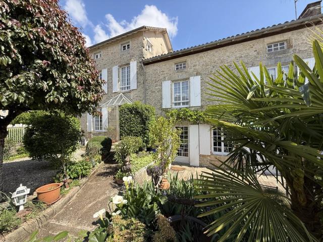 Maison vente à Montmorillon, Civray