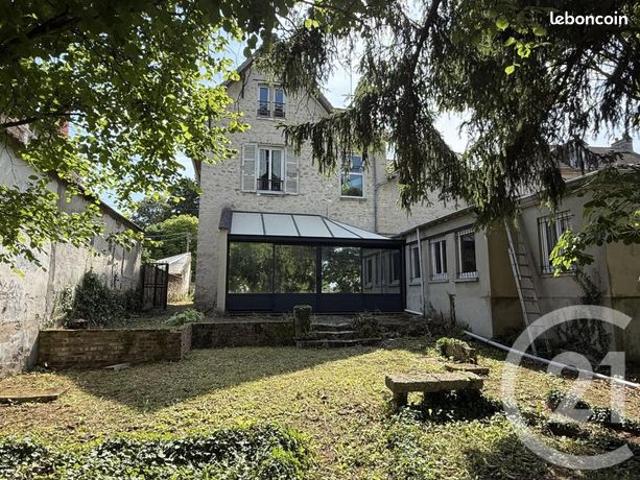 Maison vente à Pontoise, Us