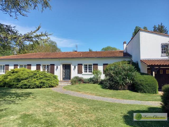 Maison vente à Confolens, Aigre