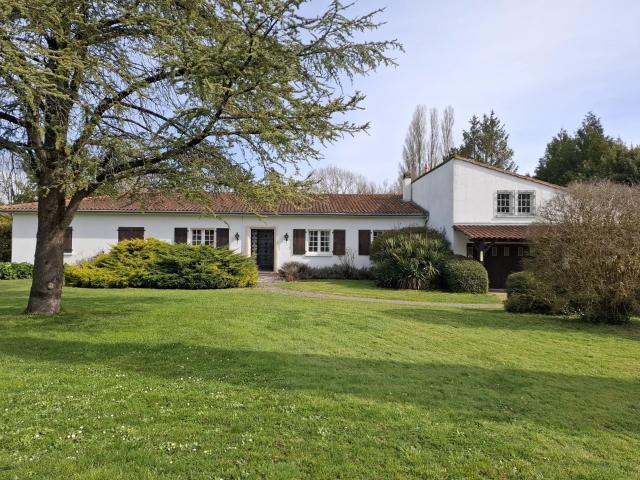 Maison vente à Confolens, Aigre