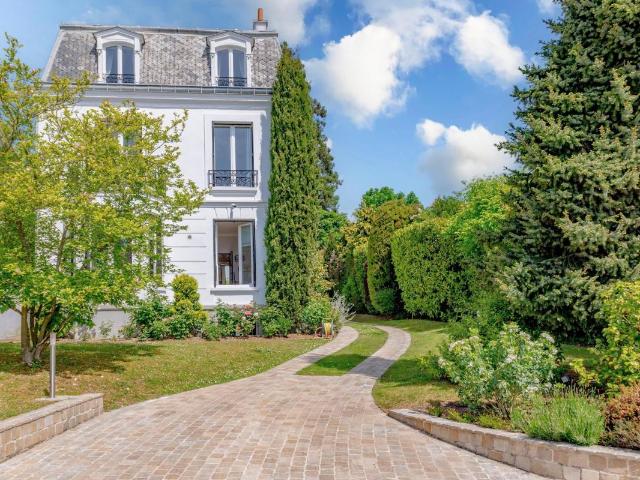 Maison vente à Nanterre, Saint-cloud