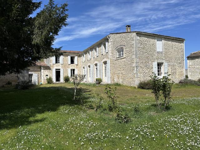 Maison vente à Saintes, Saint-romain-de-benet