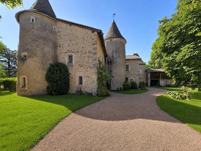 Maison vente à La Brousse, Agris