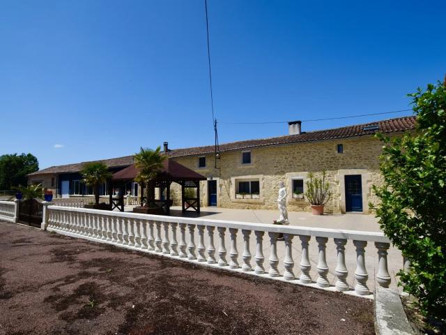 Maison vente à Confolens, Villefagnan