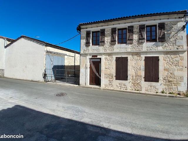 Maison vente à Rochefort, Saint-jean-d'angle