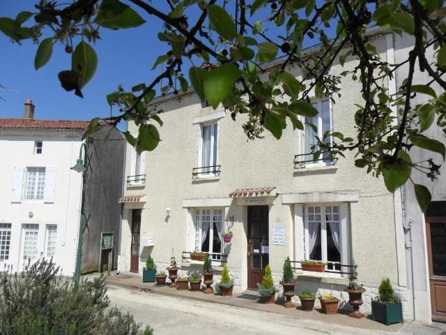 Maison vente à Bressuire, L'absie