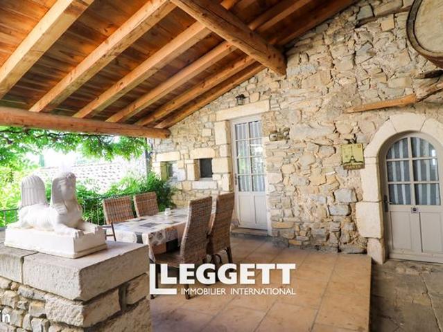 Maison vente à Nîmes, Bouquet
