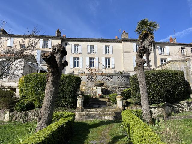 Maison vente à Angoulême, Aignes-et-puypéroux