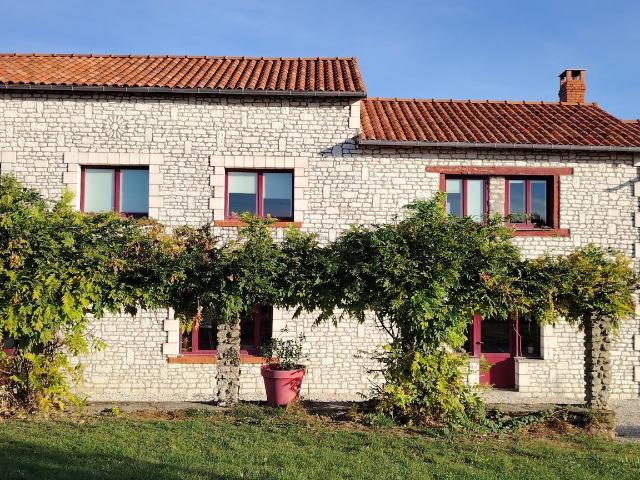 Maison vente à Le Bourg, Sérigny