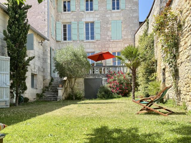 Maison vente à Cognac, Châteauneuf-sur-charente