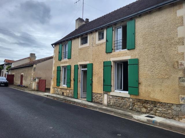 Maison vente à Montmorillon, Nalliers