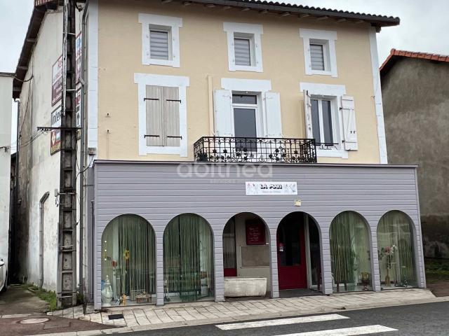 Maison vente à Confolens, Tessonnière
