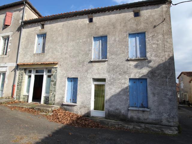 Maison vente à Confolens, Cellefrouin
