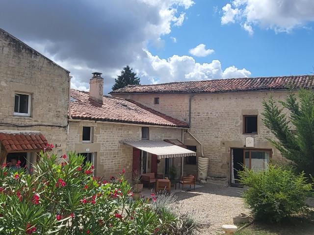 Maison vente à Saint-Jean-d'Angély, Aulnay