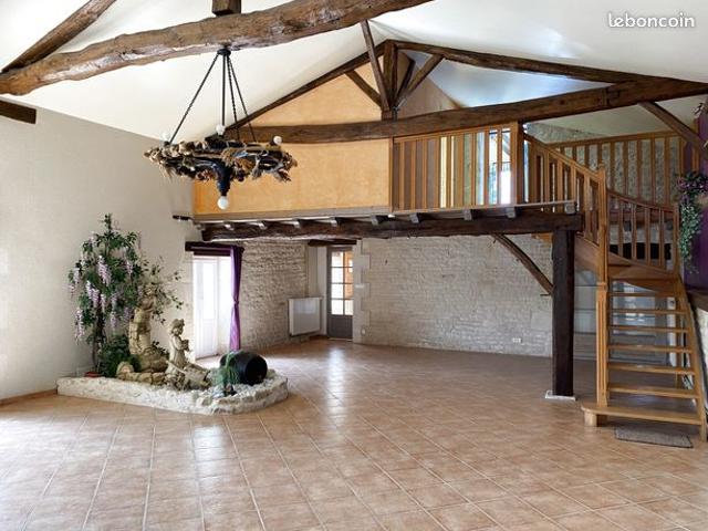 Maison vente à Saint-Jean-d'Angély, Romazières