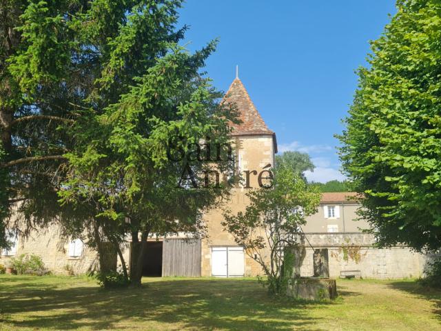 Maison vente à Condéon