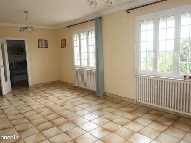 Maison vente à Pont-de-Buis-lès-Quimerch, Finistère