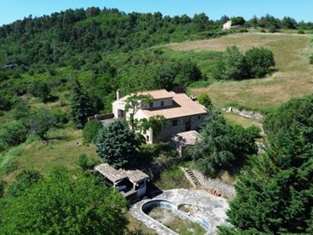Villa vente à Tournon-sur-Rhône, Étables