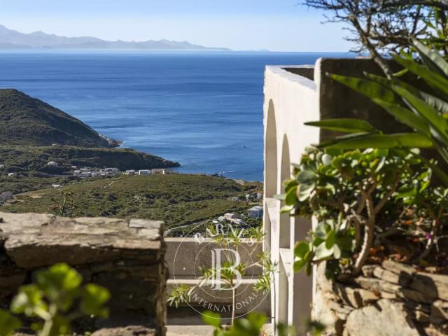 Maison vente à Bastia, Centuri