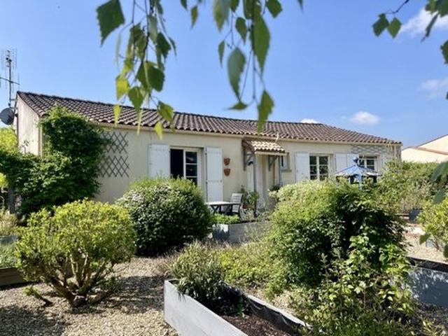 Maison vente à Saint-Jean-d'Angély, Vervant