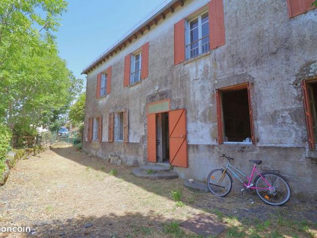 Maison vente à Mauriac, Saint-chamant