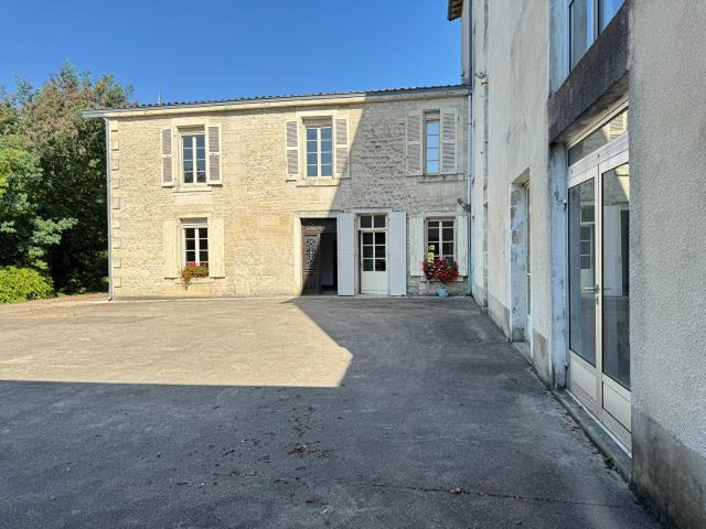 Maison vente à Niort, La Crèche