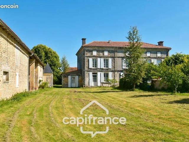 Maison vente à Saint-Jean-d'Angély, Paillé