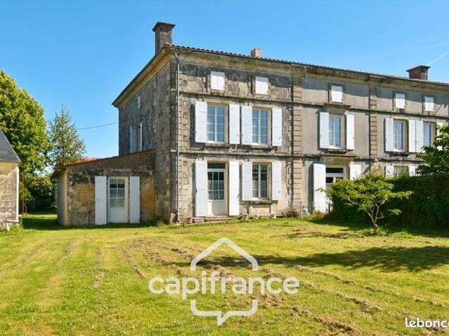 Maison vente à Saint-Jean-d'Angély, Paillé