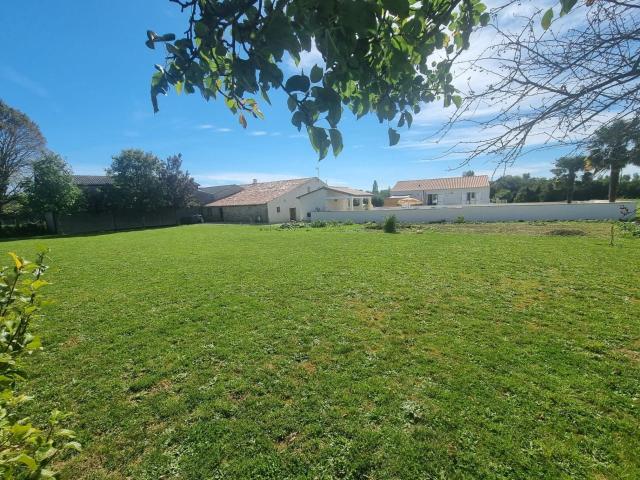 Maison vente à Saint-Jean-d'Angély, Cressé
