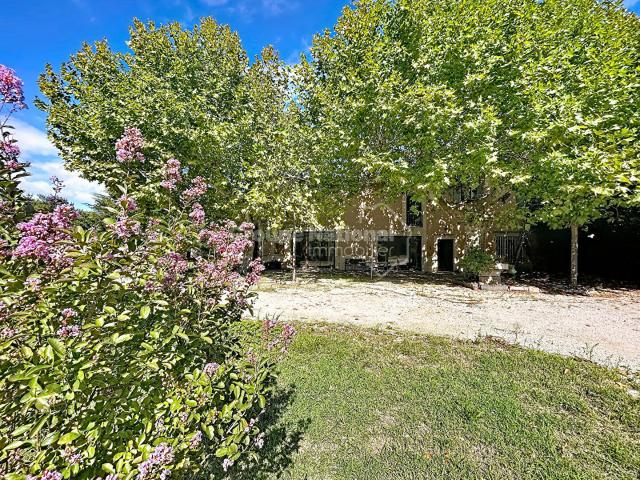 Maison vente à Arles, La Salle Les Alpes