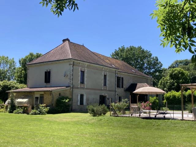 Maison vente à Nontron, Saint-médard-d'excideuil