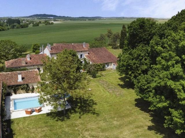 Maison vente à Angoulême, Aignes-et-puypéroux