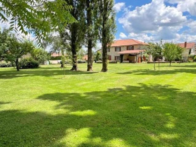 Maison vente à Confolens, Cellefrouin