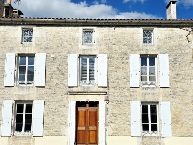 Maison vente à Rouillac