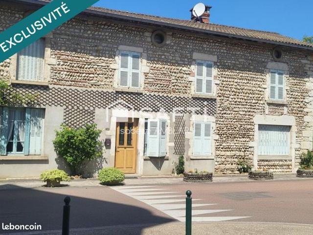 Maison vente à Nantua, Priay