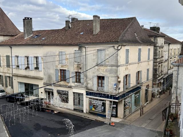 Maison vente à Nontron, Thiviers