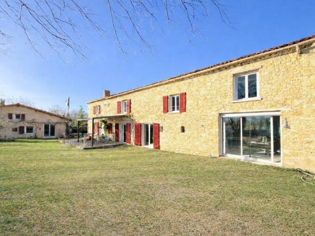 Maison vente à Confolens, Saint-fraigne