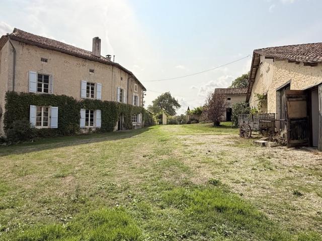 Maison vente à France métropolitaine, Aubeterre-sur-dronne