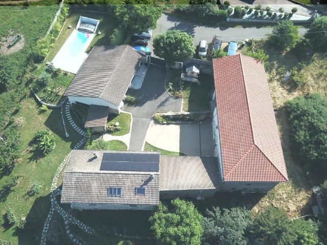 Maison vente à Saint-Étienne, L'etrat