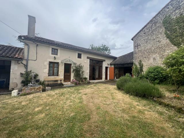 Maison vente à Valdivienne, Vienne