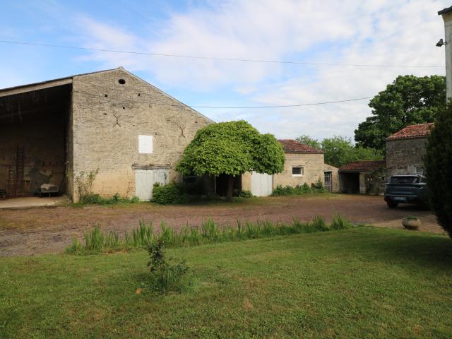 Maison vente à Saint-Jean-d'Angély, Loulay