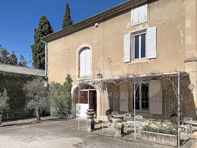 Maison vente à Arles, Cabannes