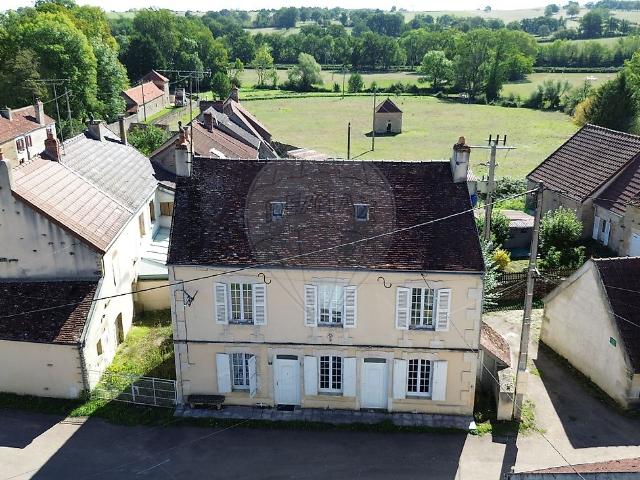 Maison vente à Chivres, Courcelles