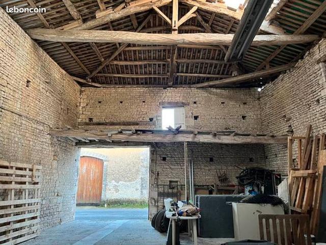 Maison vente à Confolens, Xambes