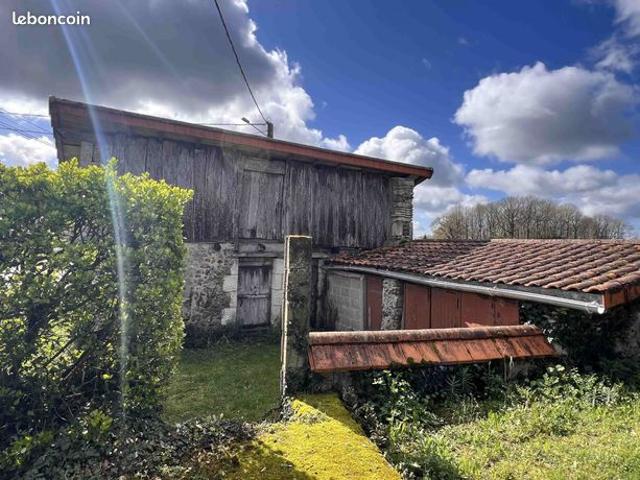 Maison vente à Confolens, Saint-claud