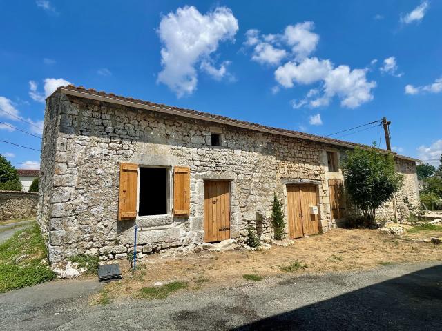 Maison vente à Saint-Jean-d'Angély, Saint-savinien