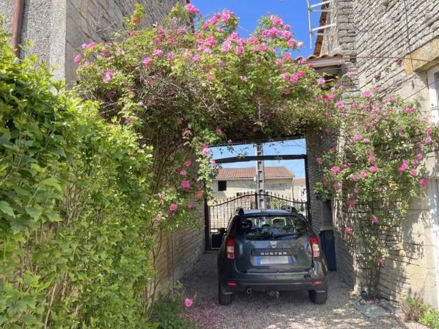 Maison vente à Confolens, Fouqueure
