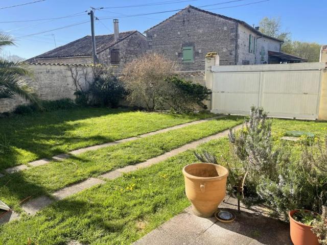Maison vente à Confolens, Ranville-breuillaud