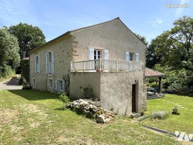 Maison vente à Fontenay-le-Comte, Bazoges-en-pareds